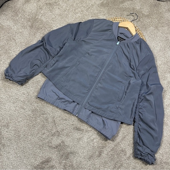 Athleta Wayfarer Bomber Jacket Full Zip Longsleeve Travel in Coastline Blue M - Picture 3 of 13